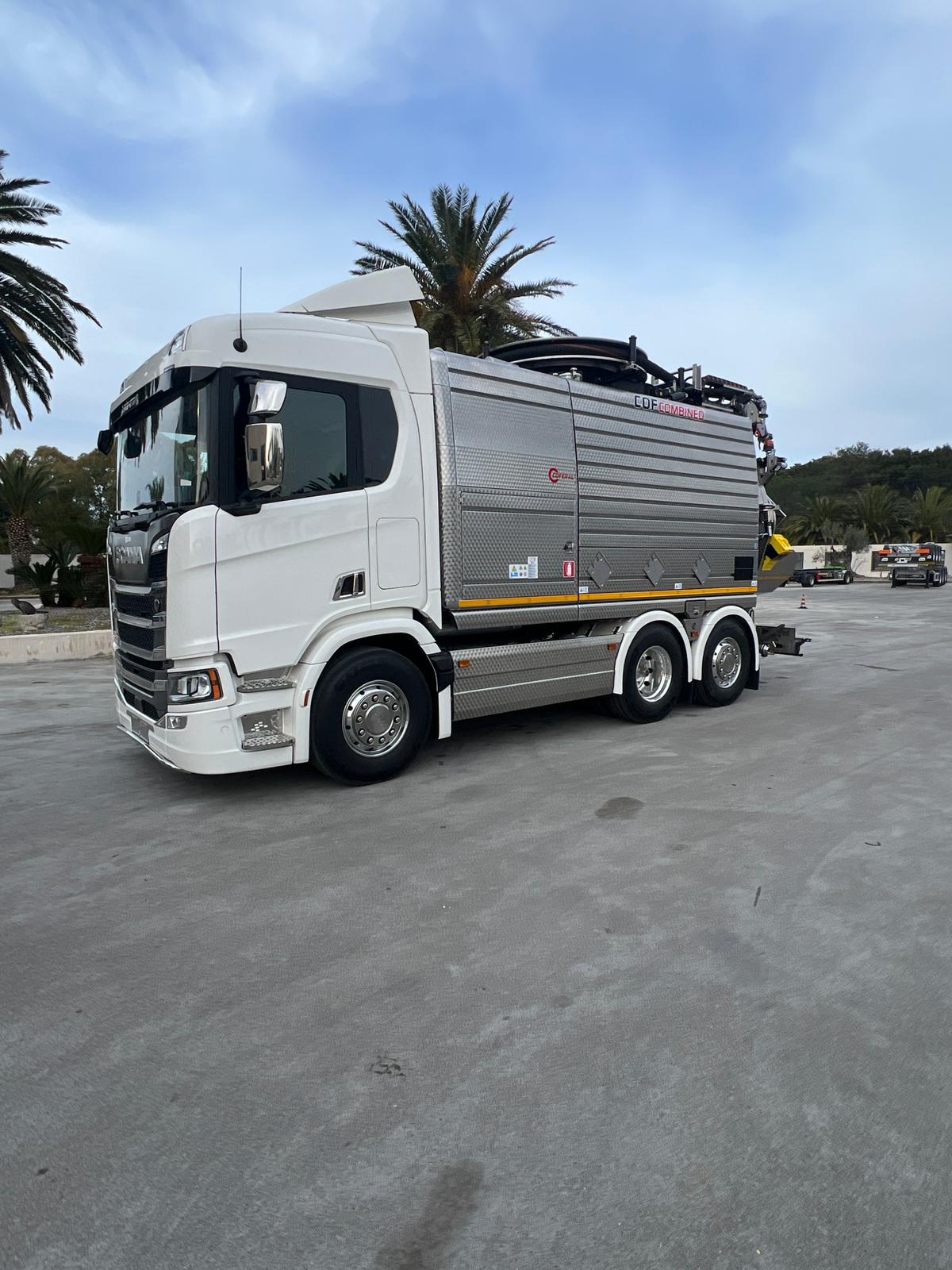 AUTOSPURGO SCANIA R500 NUOVO DA IMM. COF COMBINED ADR NUOVO DI FABBRICA