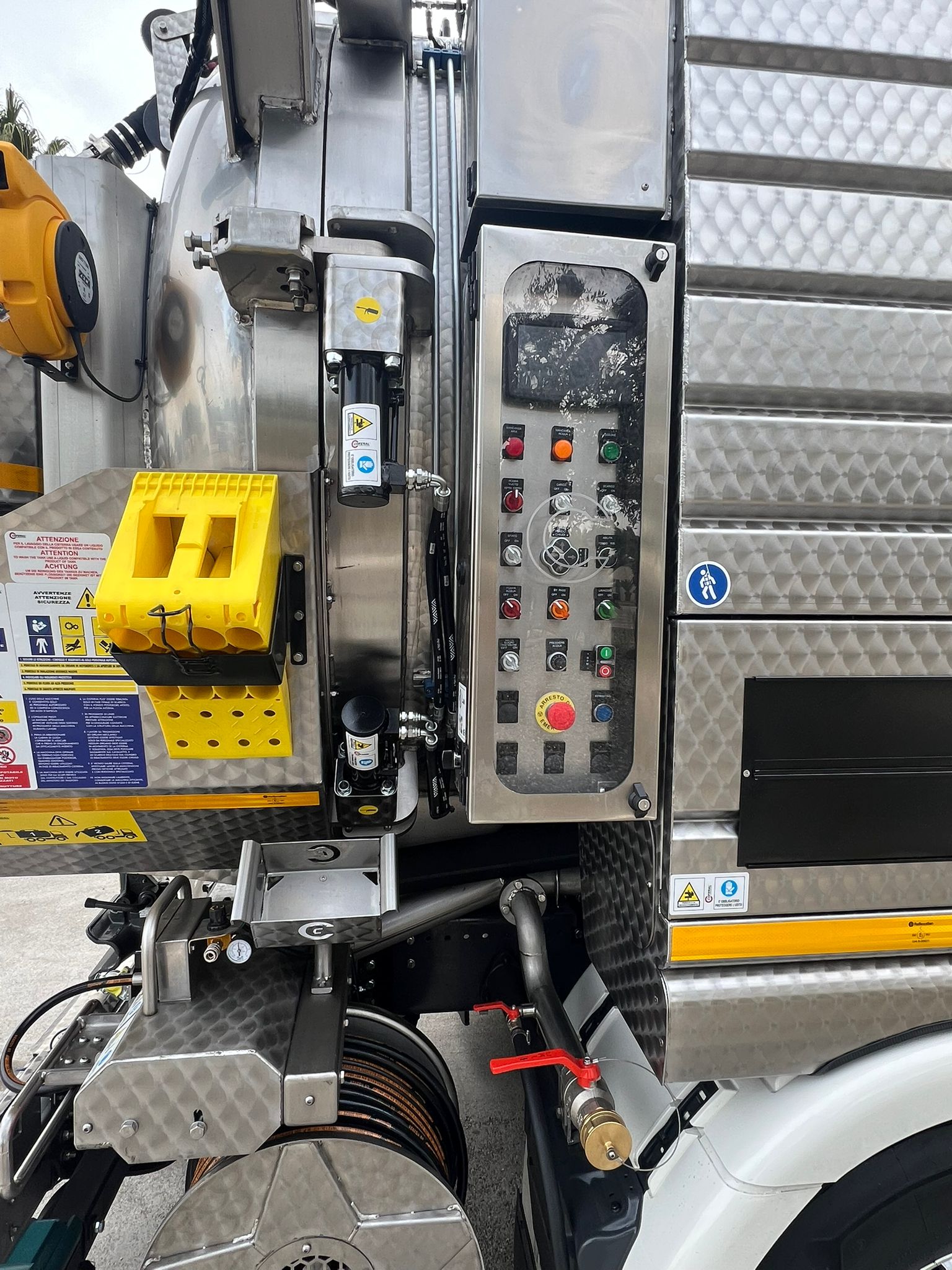 AUTOSPURGO SCANIA R500 NUOVO DA IMM. COF COMBINED ADR NUOVO DI FABBRICA