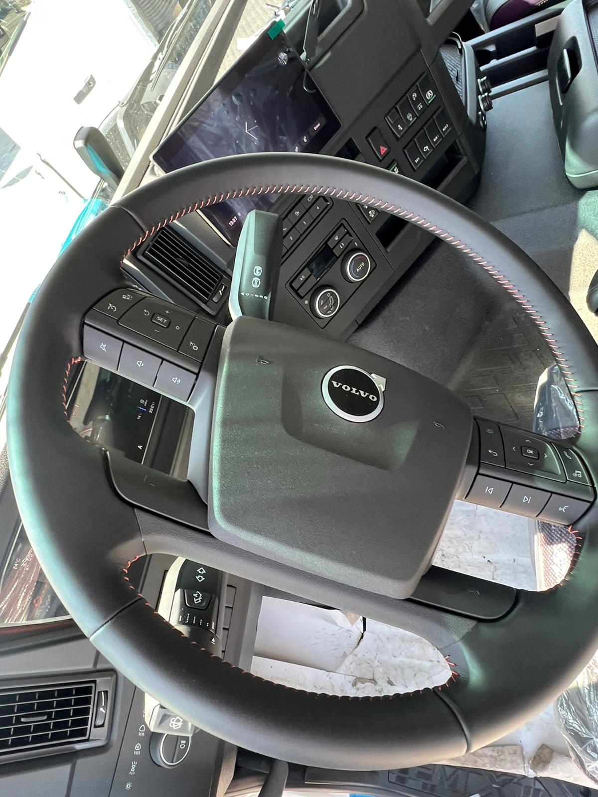 VOLVO FMX540 EURO 6 NUOVO DA IMMATRICOLARE SCARRABILE CON GRU RETROCABINA NUOVI DI FABBRICA