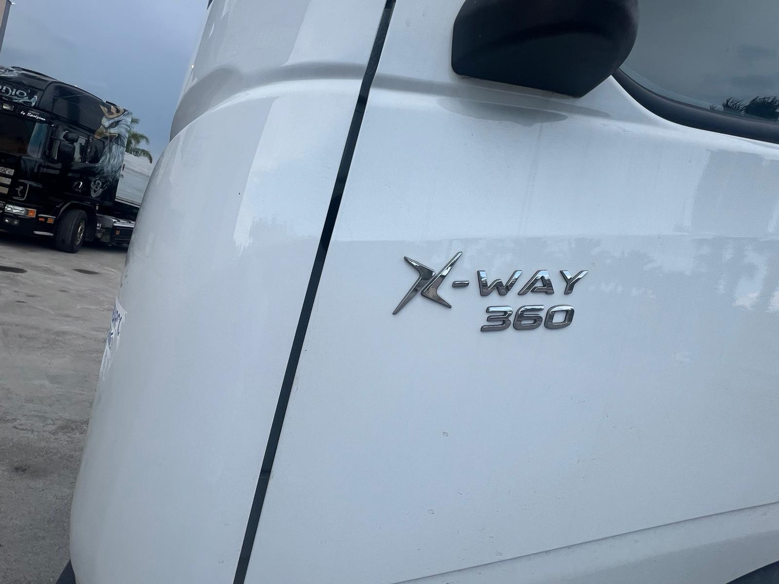 IVECO X-WAY 6X4 NUOVO DA IMM. CON SCARRABILE + GRU CON POLIPO CARICATORE