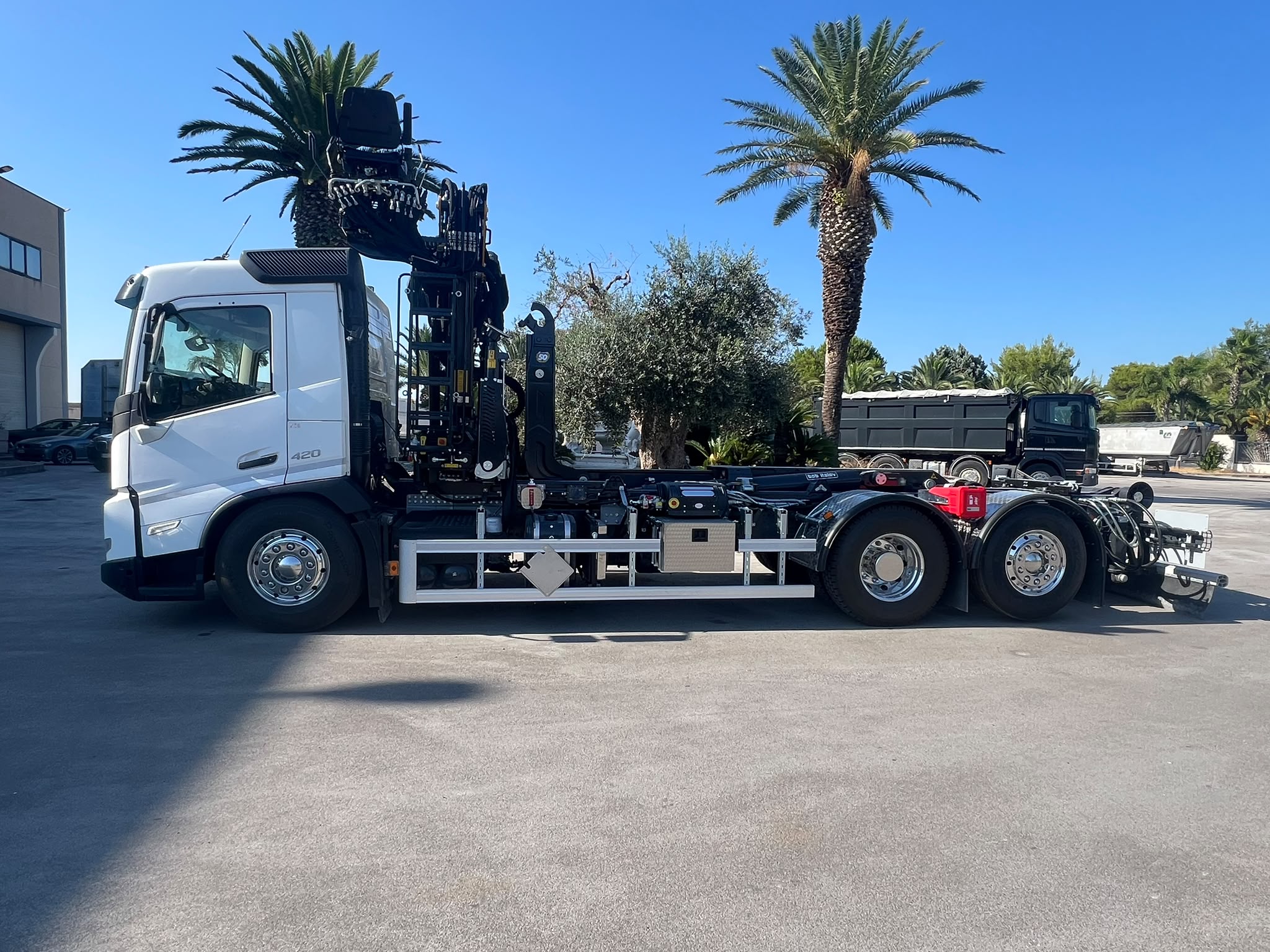 VOLVO FMX420 EURO 6 SCARRABILE + GRU RETROCABINA  BOB SPA BOB SPA