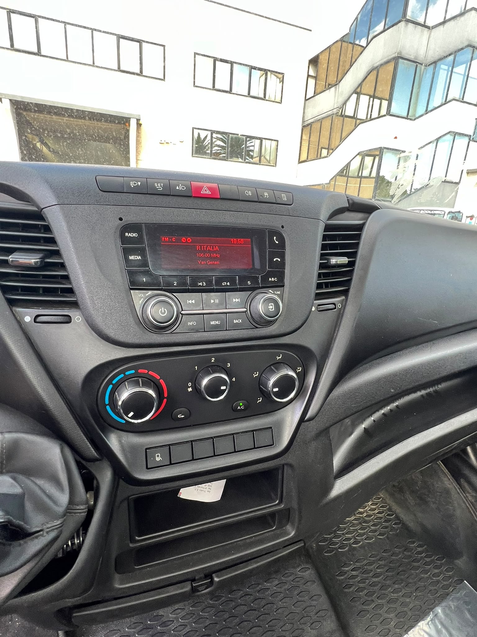 IVECO DAILY 35C12 RIBALTABILE EURO 6 CABINA SINGOLA