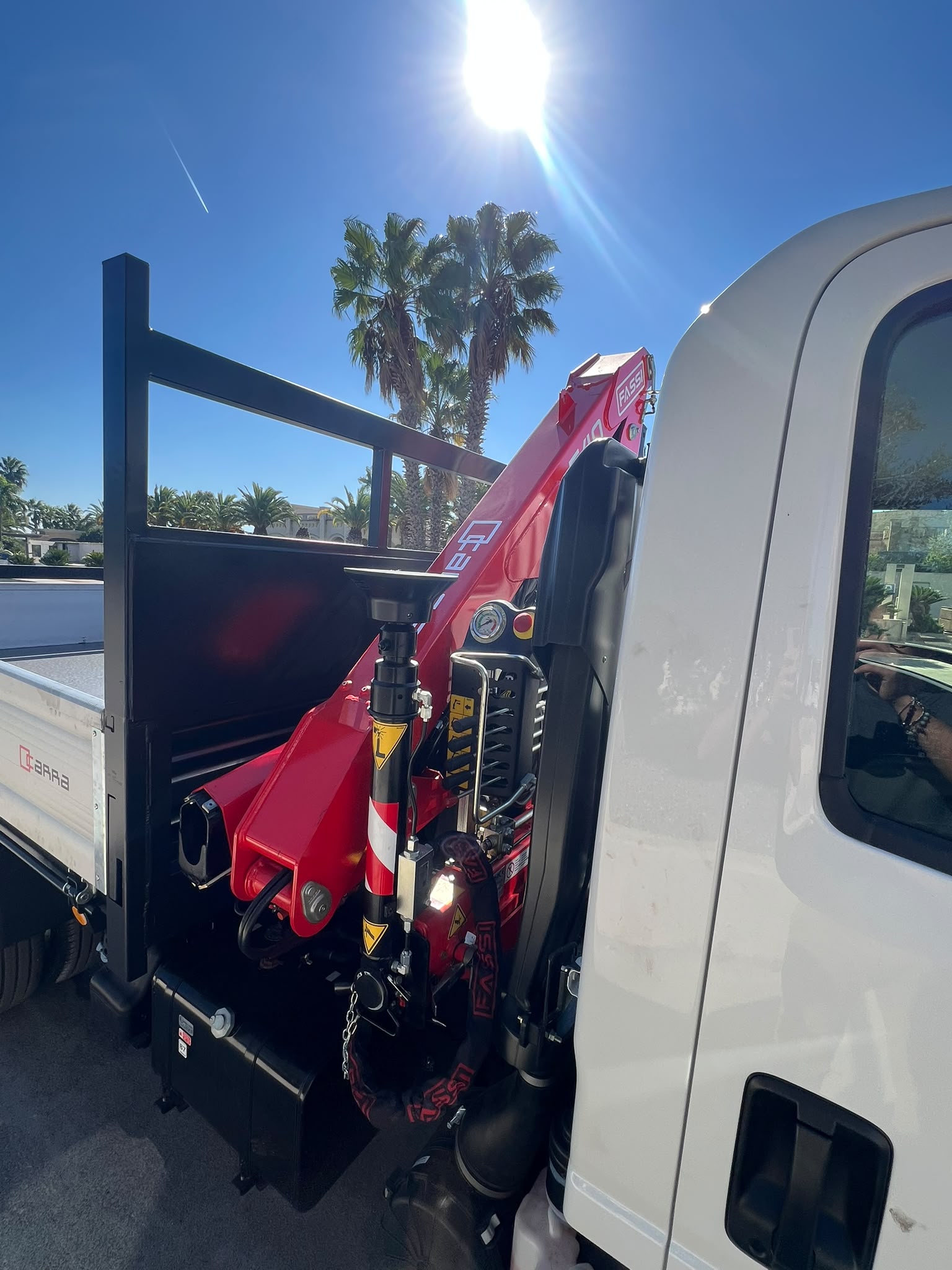 ISUZU M27 35 Q.LI NUOVO DA IMM. CON GRU FASSI F40 NUOVA DI FABBRICA
