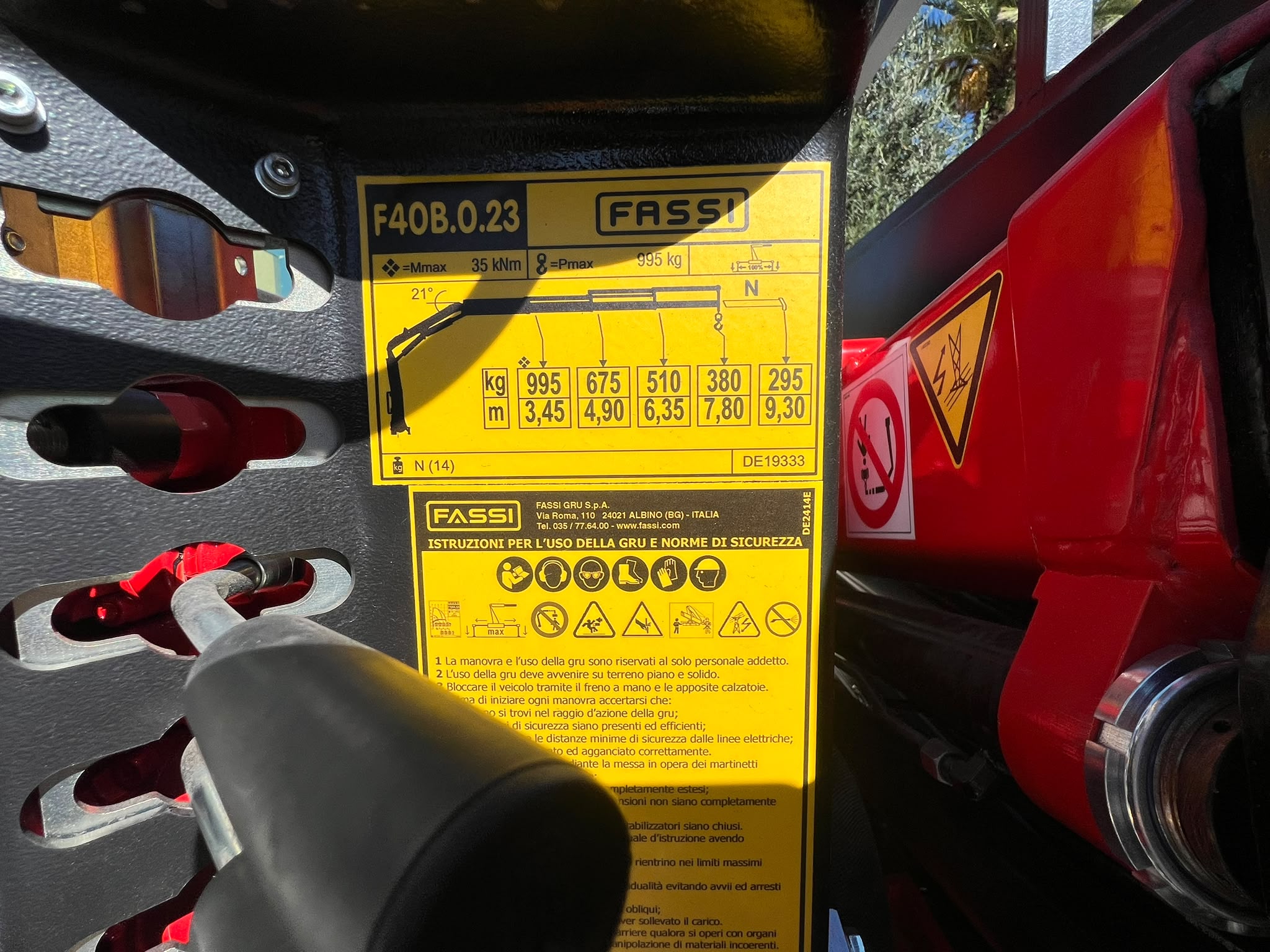 ISUZU M27 35 Q.LI NUOVO DA IMM. CON GRU FASSI F40 NUOVA DI FABBRICA