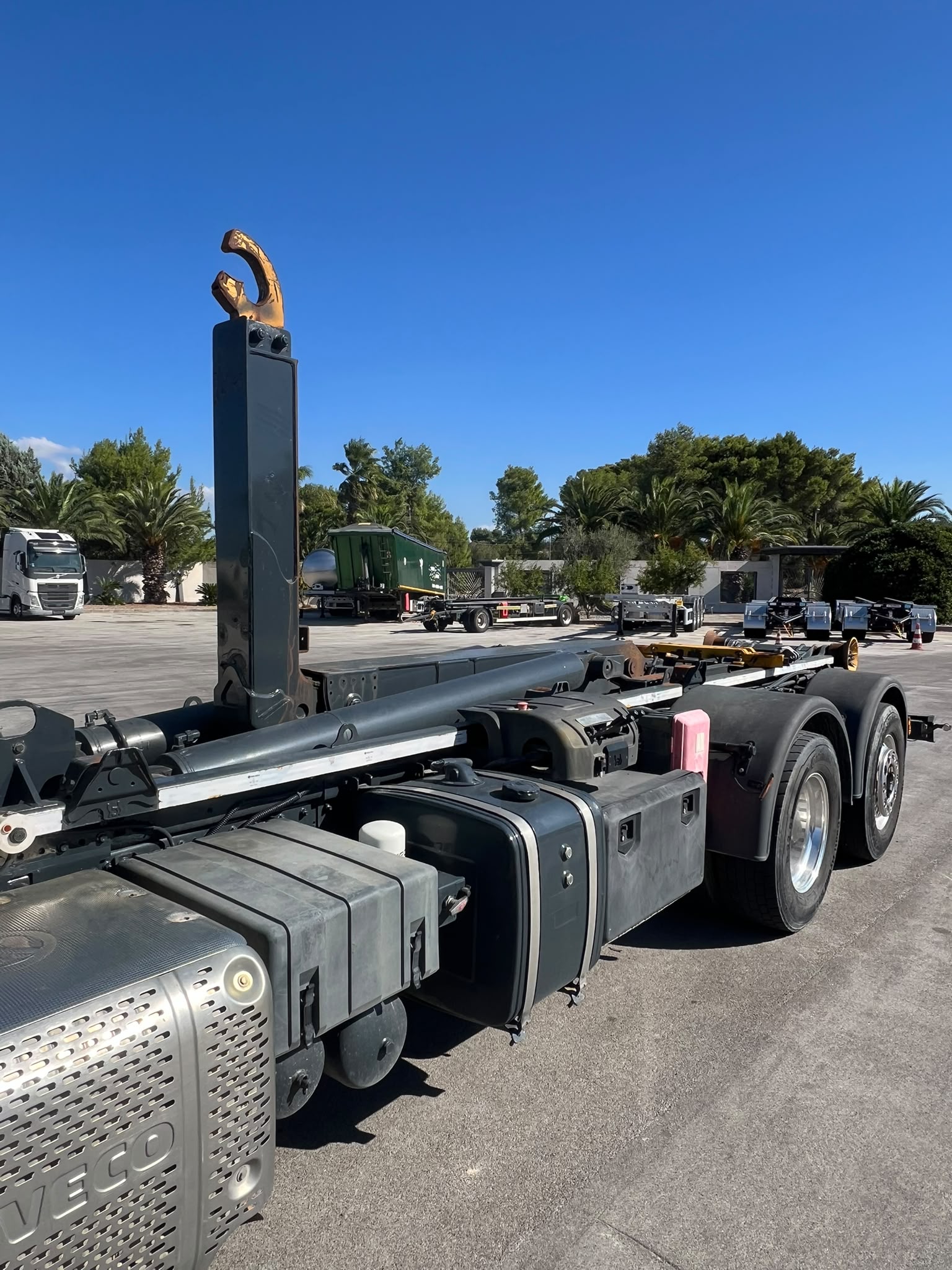 SCARRABILE IVECO STRALIS 480 EURO 6 GANCIO BOB SPA DA 7 MT