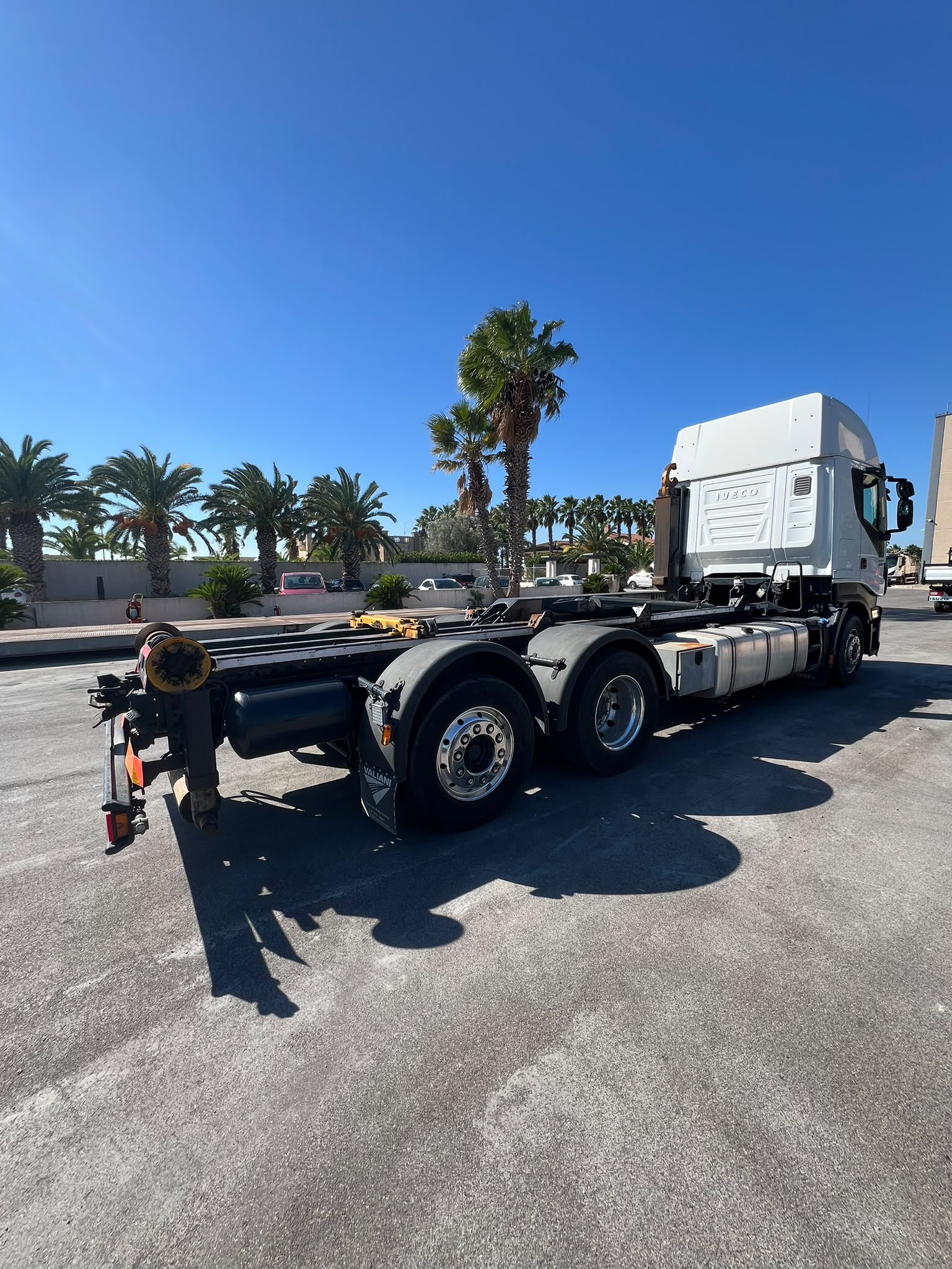 SCARRABILE IVECO STRALIS 480 EURO 6 GANCIO BOB SPA DA 7 MT