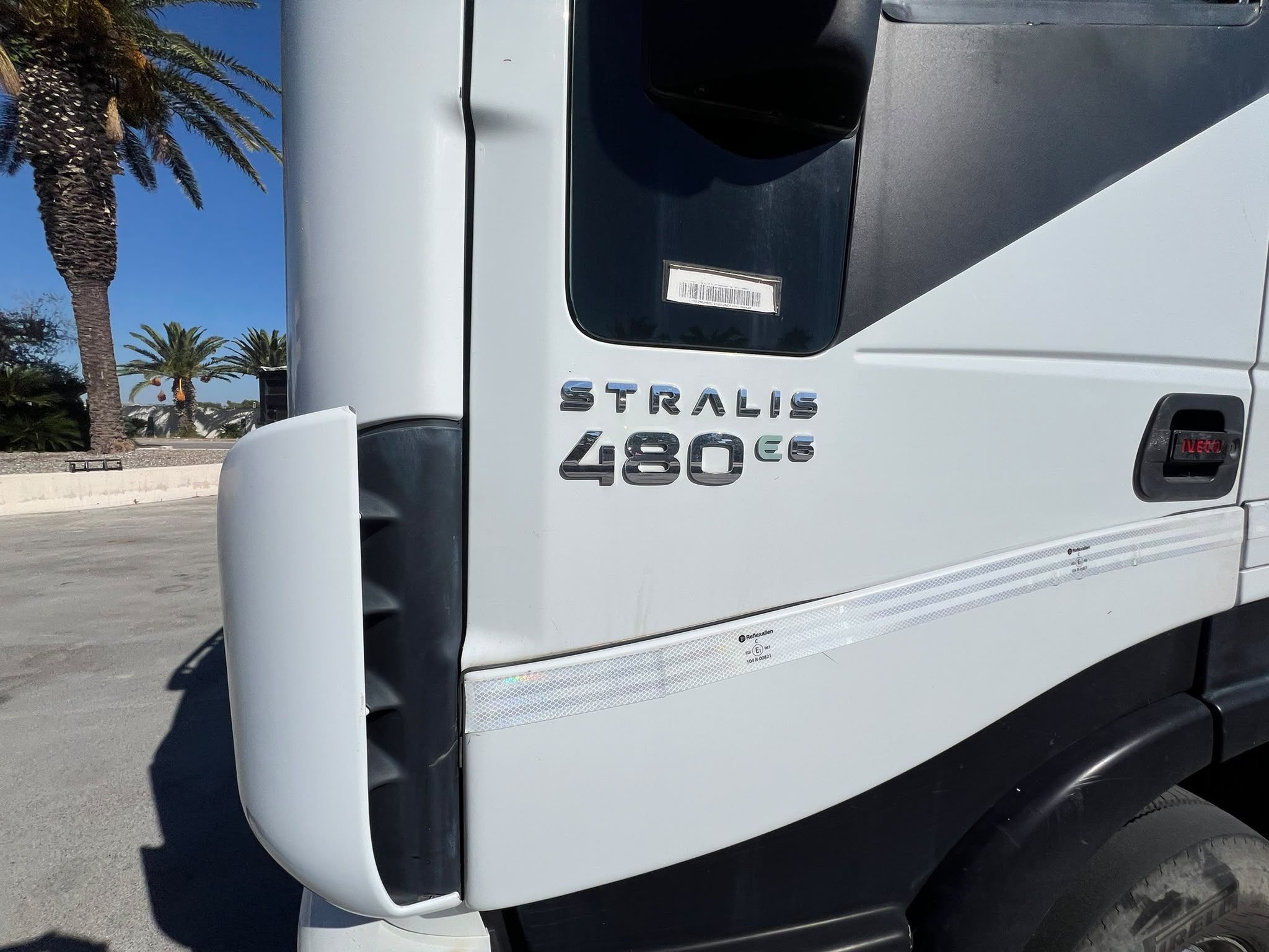 SCARRABILE IVECO STRALIS 480 EURO 6 GANCIO BOB SPA DA 7 MT