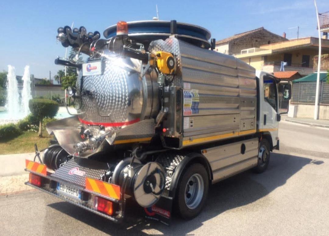 AUTOSPURGO ADR ISUZU M30 75 Q.LI NUOVO DA IMM. ATTREZZATURA NUOVA DI FABBRICA