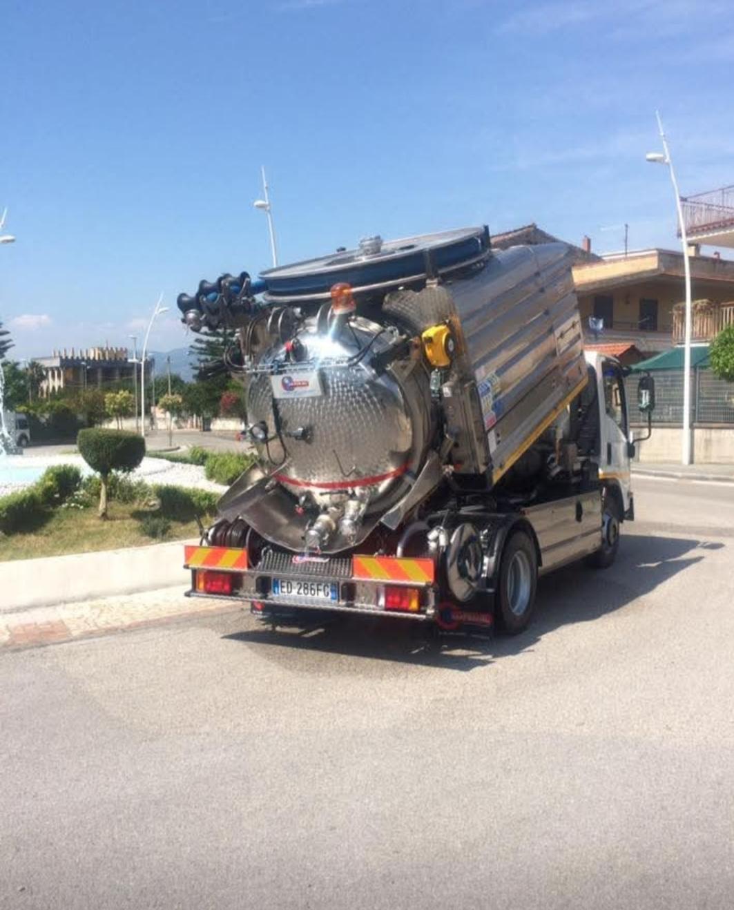 AUTOSPURGO ADR ISUZU M30 75 Q.LI NUOVO DA IMM. ATTREZZATURA NUOVA DI FABBRICA