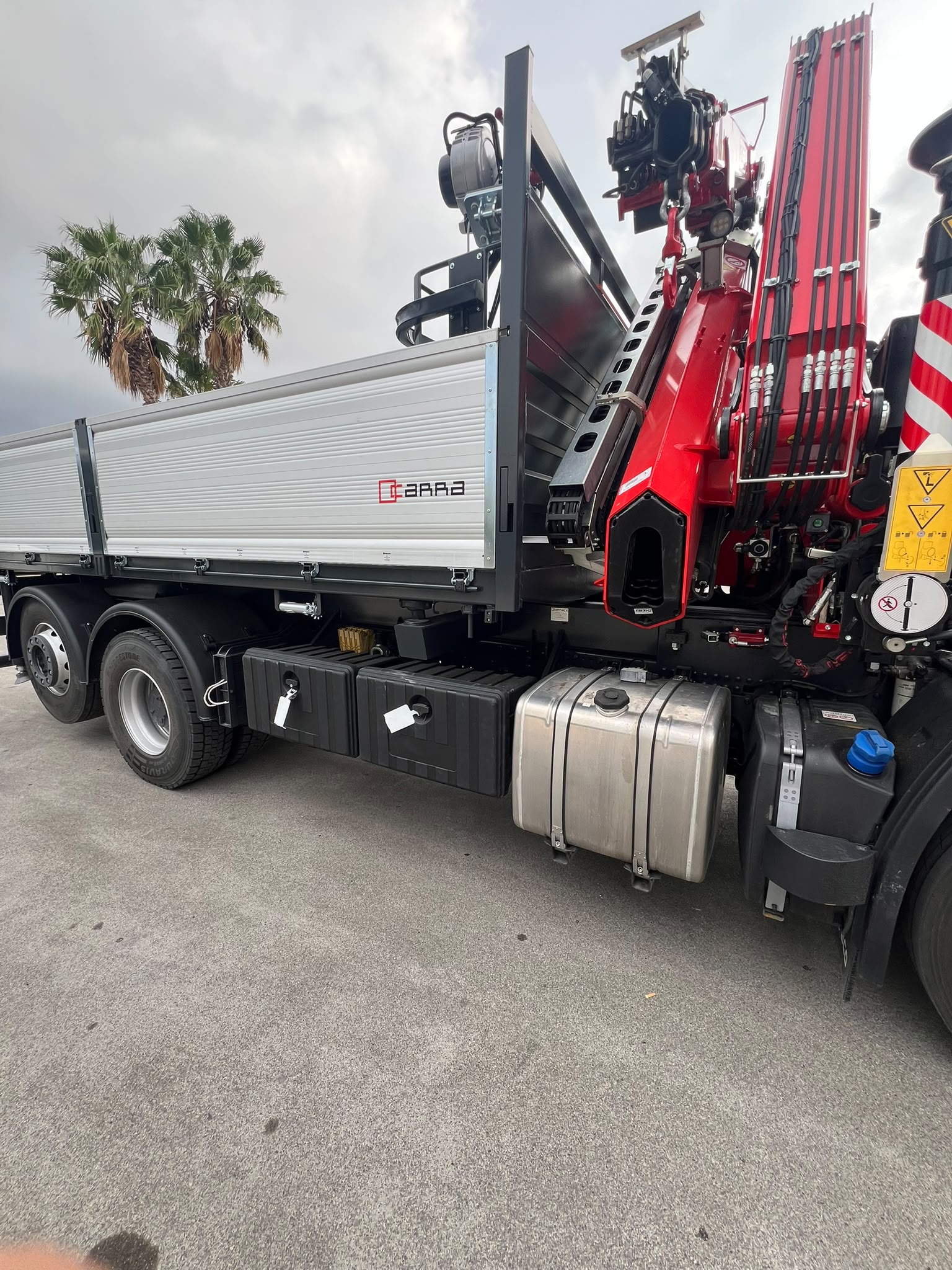 IVECO X-WAY 400 6X2 2026 KM 0 GRU FASSI 255