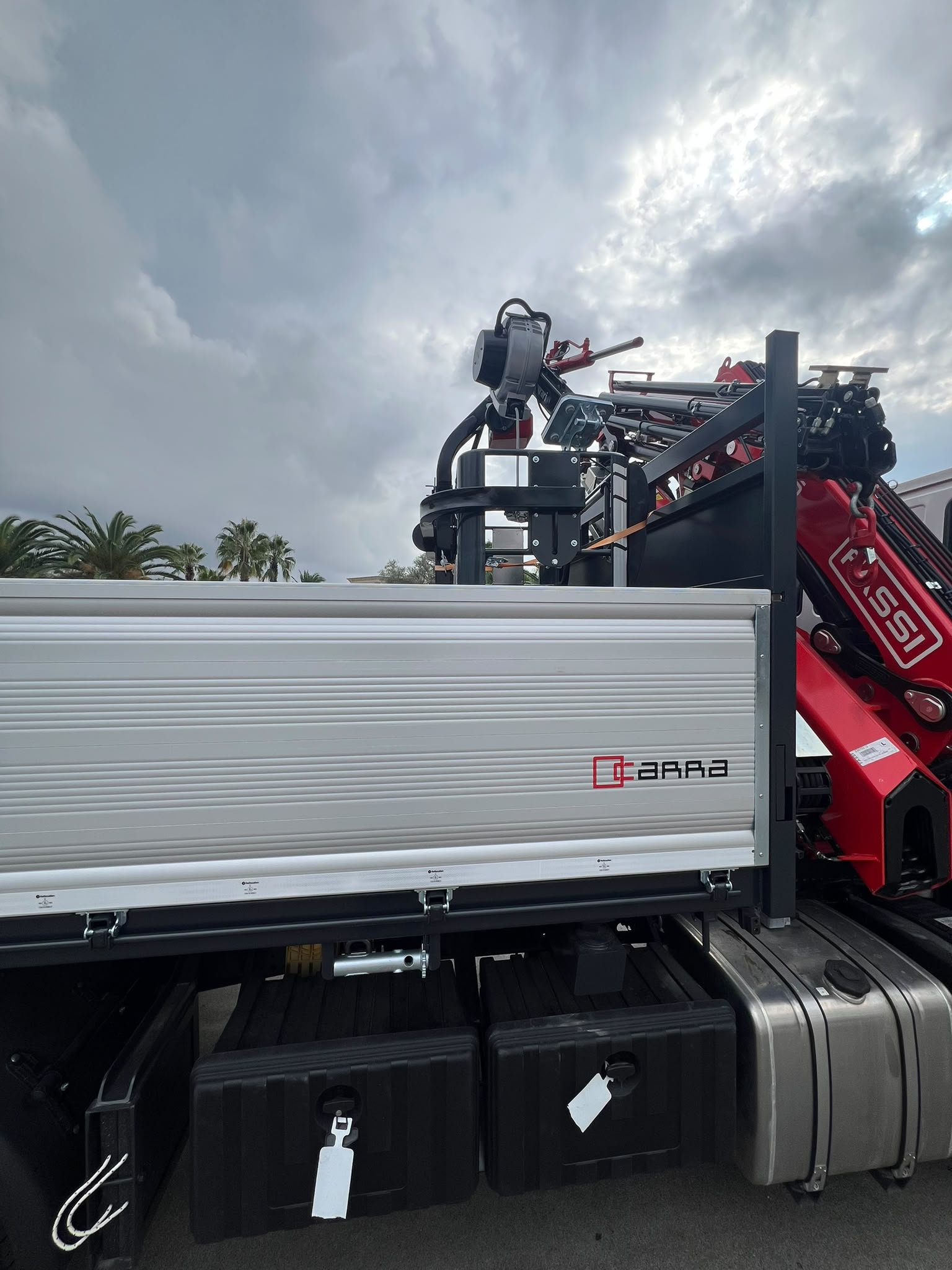 IVECO X-WAY 400 6X2 2026 KM 0 GRU FASSI 255