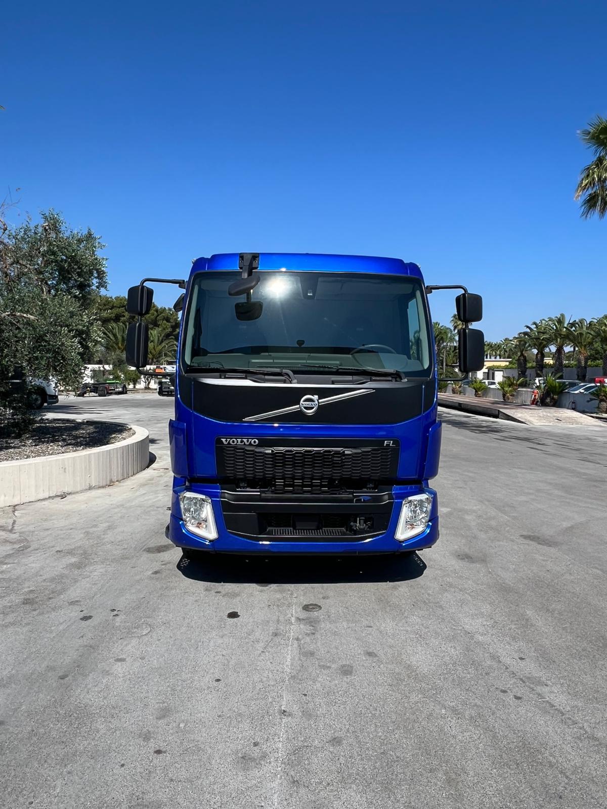 AUTOSPURGO VOLVO FL210 EURO 6 ATTREZZATURA NUOVA DI FABBRICA