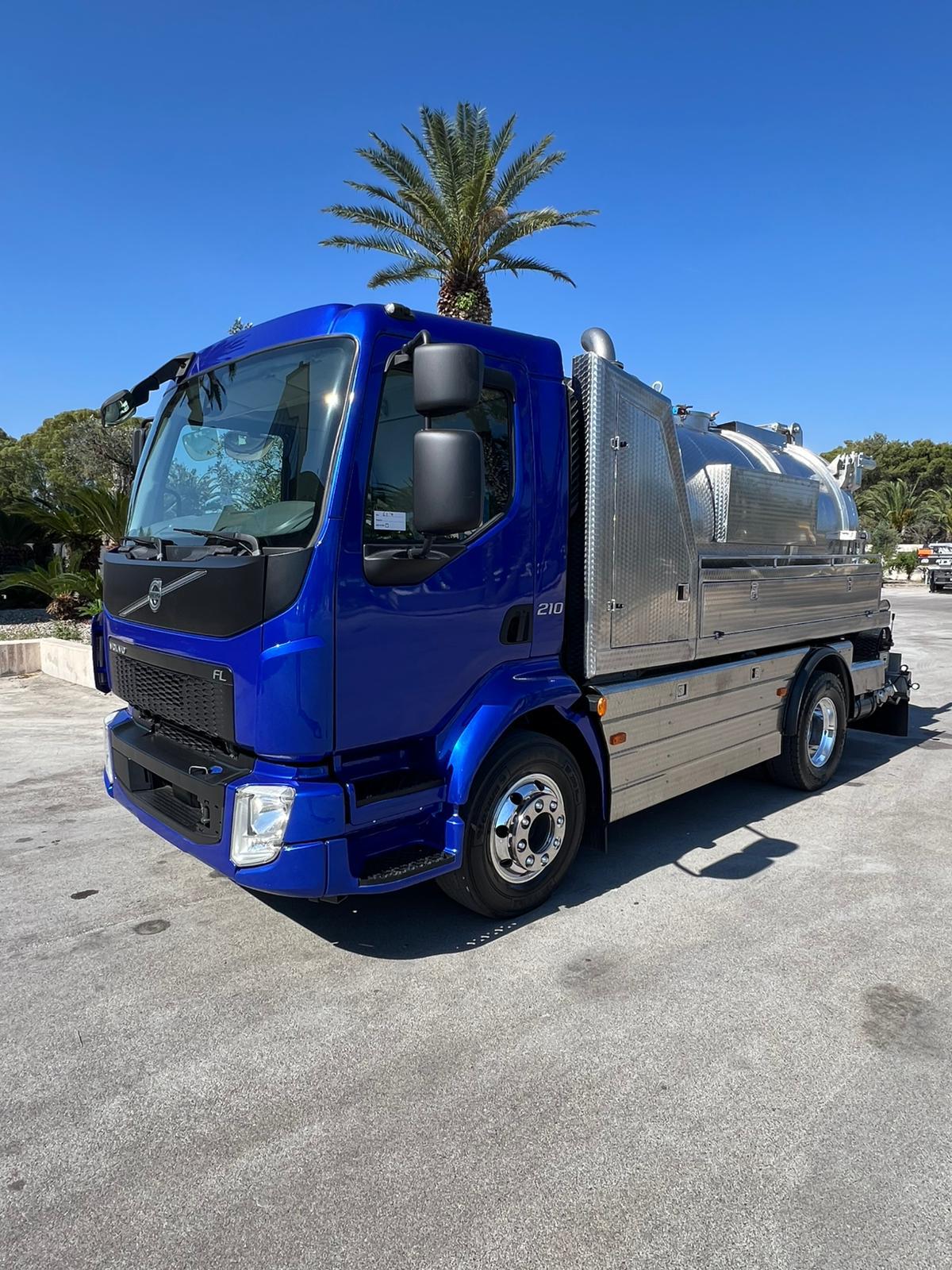 AUTOSPURGO VOLVO FL210 EURO 6 ATTREZZATURA NUOVA DI FABBRICA