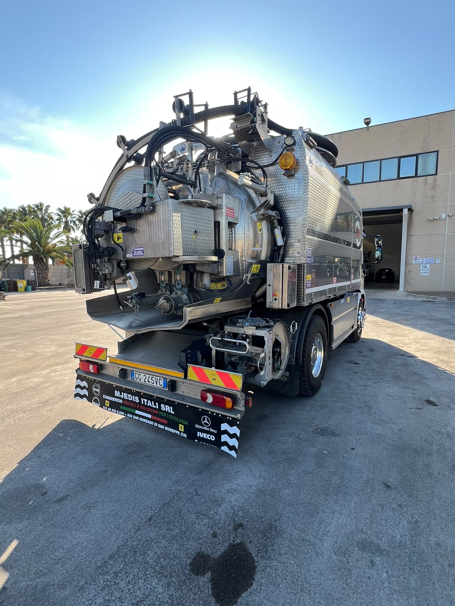 AUTOSPURGO IVECO 180-320 EURO 6 MORO