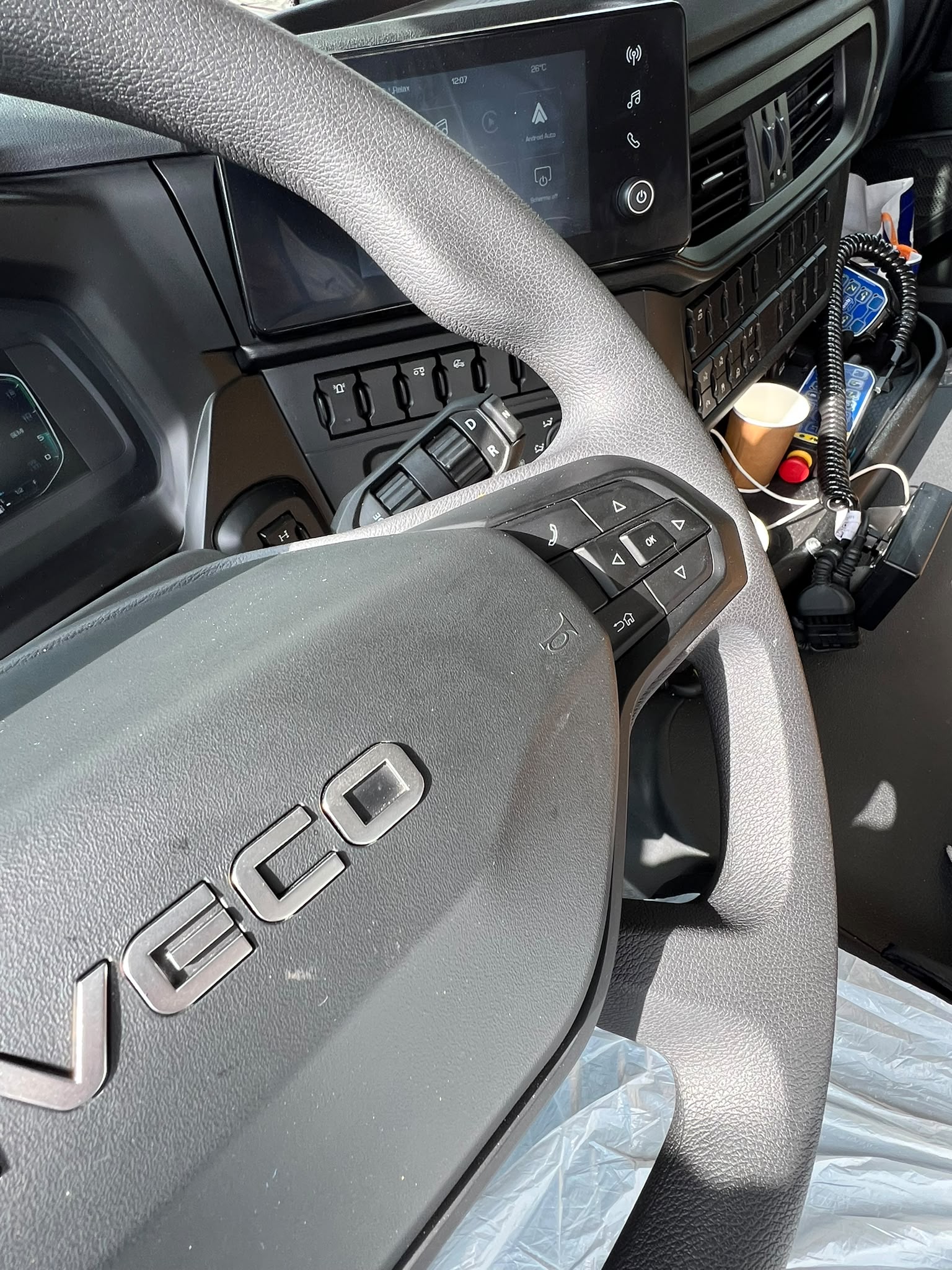 IVECO X-WAY 6X4 IMM. 2026 . CON SCARRABILE + GRU NUOVA DI FABBRICA